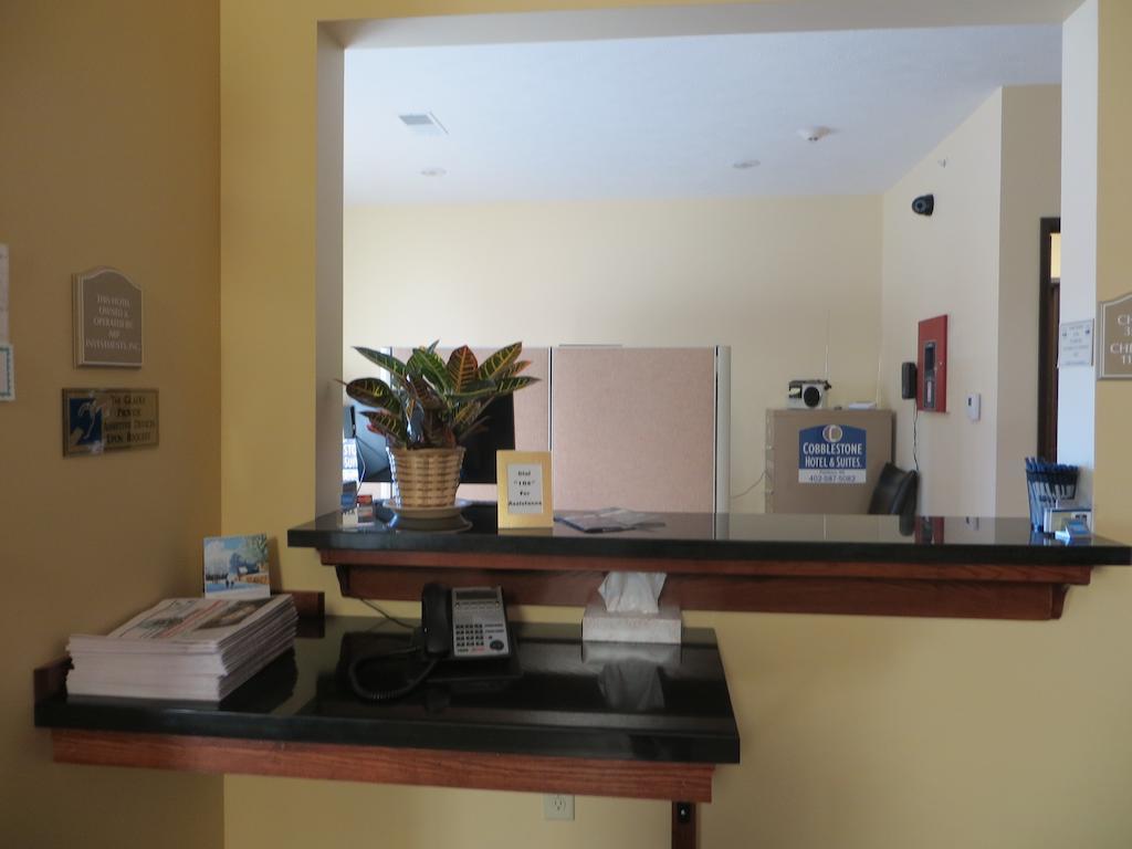The Edgewood Hotel And Suites Fairbury Dış mekan fotoğraf