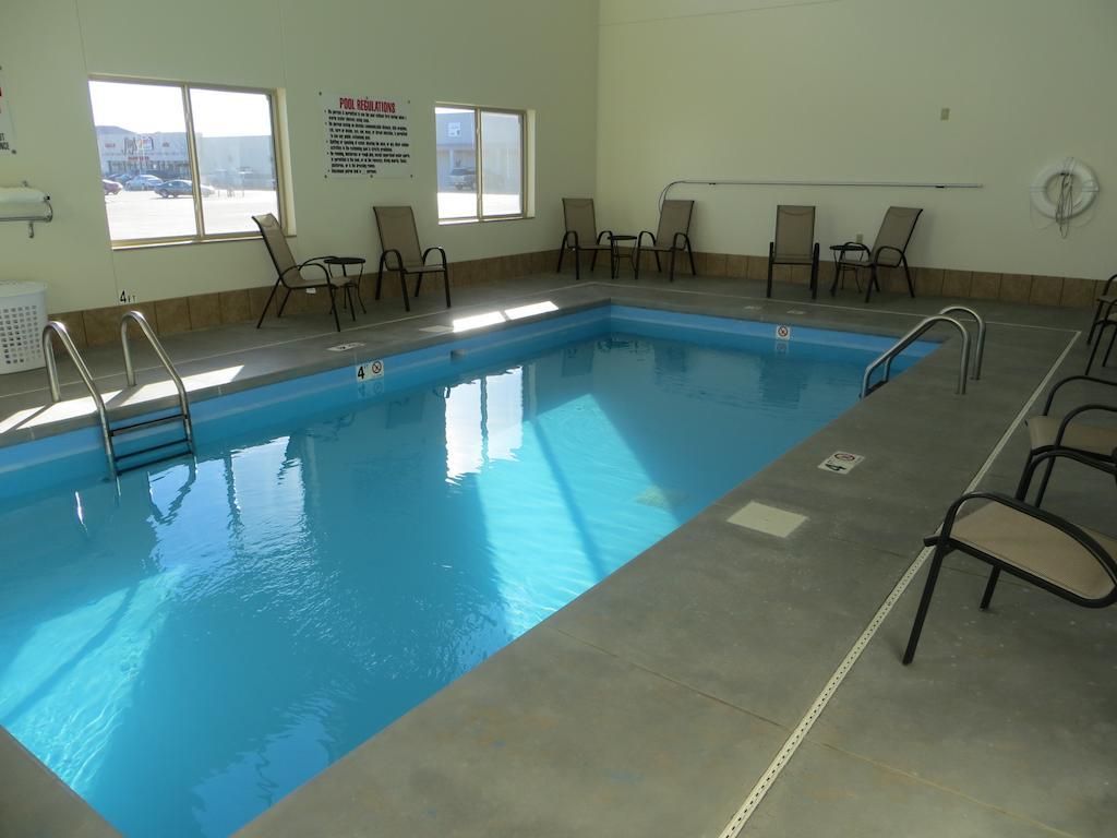 The Edgewood Hotel And Suites Fairbury Dış mekan fotoğraf