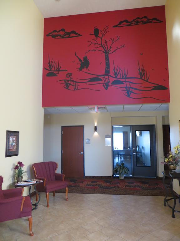 The Edgewood Hotel And Suites Fairbury Dış mekan fotoğraf