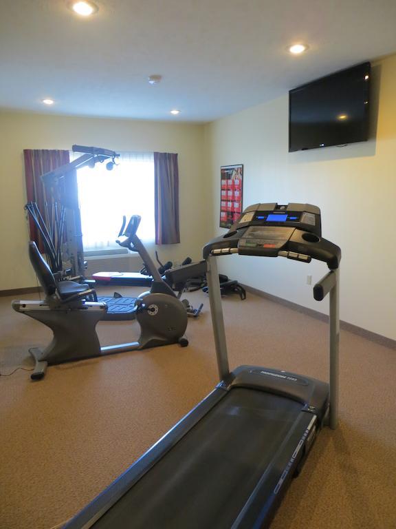 The Edgewood Hotel And Suites Fairbury Dış mekan fotoğraf